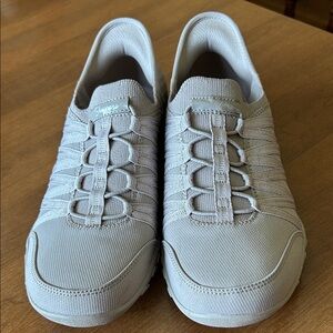 Skechers slip in’s Women's Light Gray Sneakers 7.5